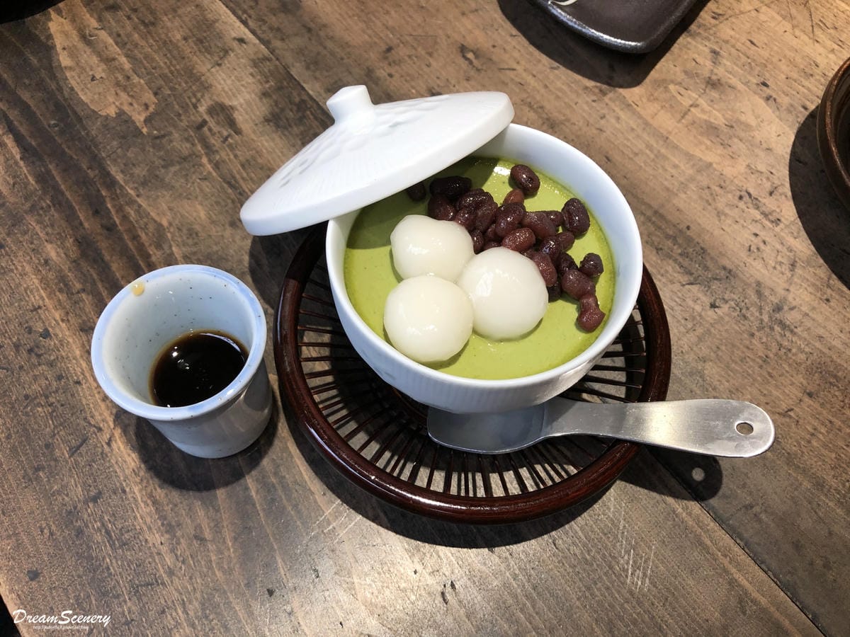 三日月茶空間 (和菓子) 三日月茶空間 (和菓子)