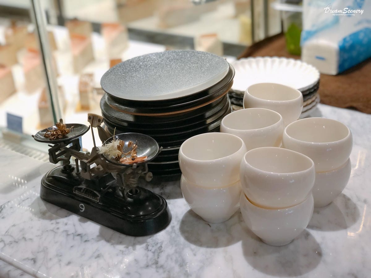 Yonshin 永心鳳茶 勤美誠品 Yonshin 永心鳳茶 勤美誠品