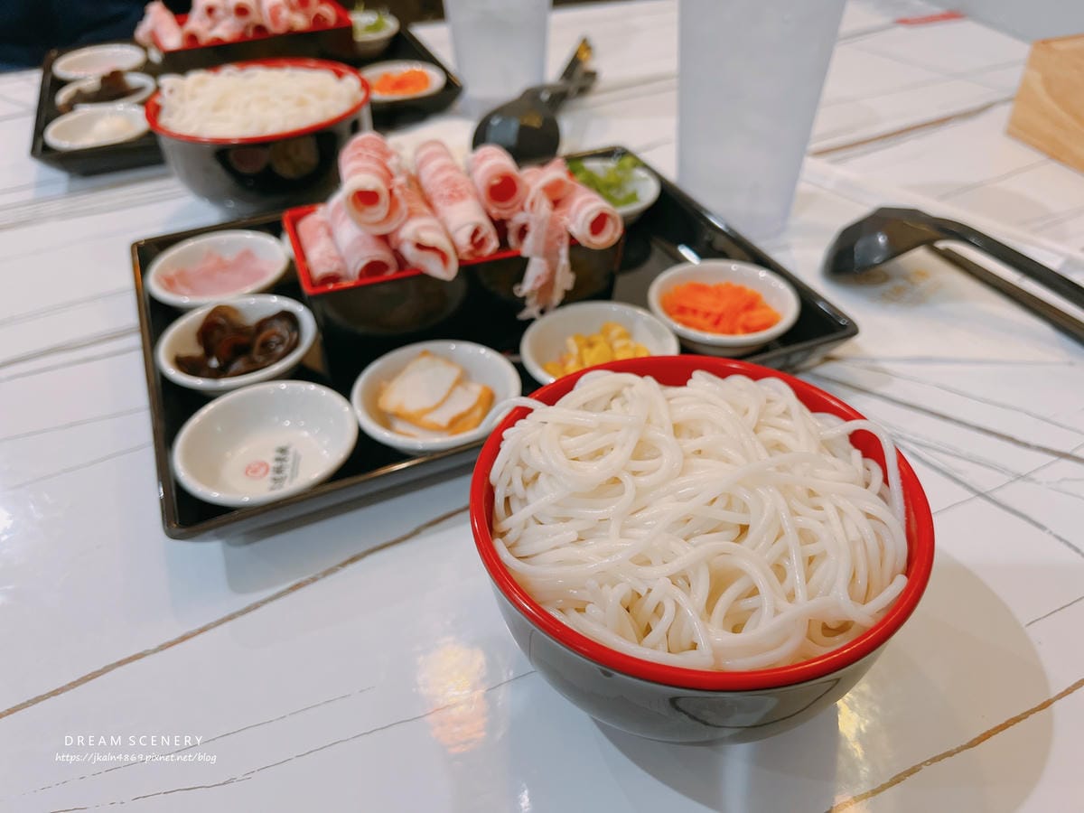 十秒到云南过桥米线 Ten Seconds Yunnan Rice Noodles 十秒到云南过桥米线 Ten Seconds Yunnan Rice Noodles