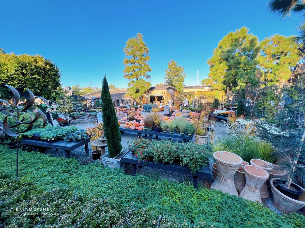 【美國-Los Angeles】充滿萬聖節、聖誕節的園藝用品 【美國-Los Angeles】充滿萬聖節、聖誕節的園藝用品