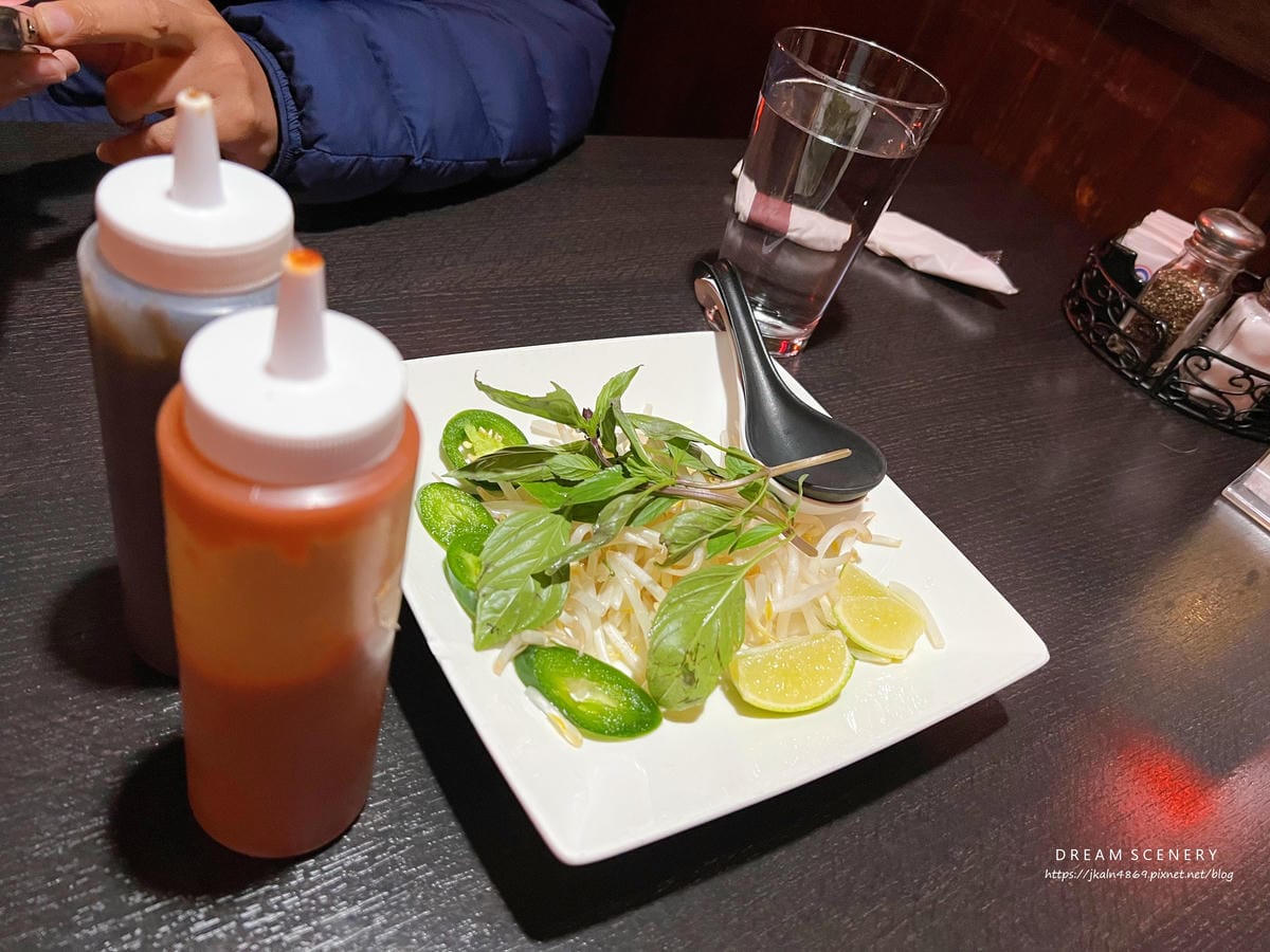 【美國-Utah】鹽湖城市區美食│中文&越南小酒館│Red 【美國-Utah】鹽湖城市區美食│中文&越南小酒館│Red