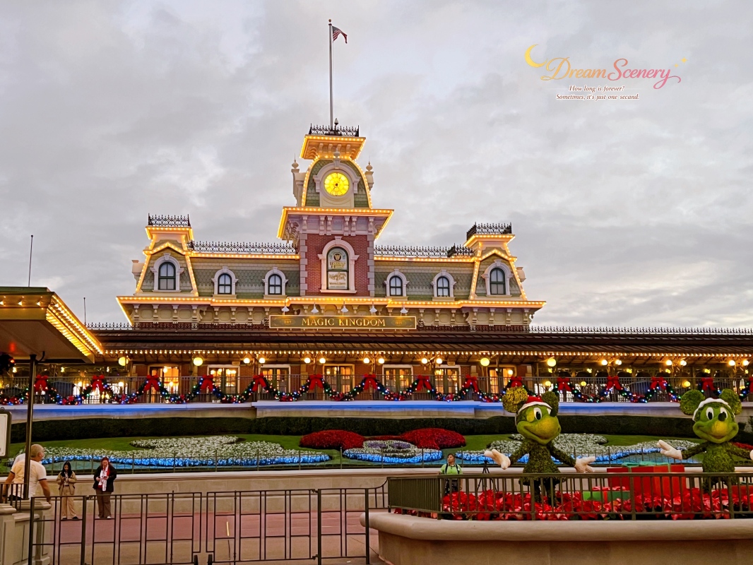 【美國 Florida】2024 Magic Kingdom 攻略|走進迪士尼最經典的夢想國度!Top10必玩設施、聖誕派對、公主見面會與必買周邊整理 - 第29張圖 【美國 Florida】2024 Magic Kingdom 攻略|走進迪士尼最經典的夢想國度!Top10必玩設施、聖誕派對、公主見面會與必買周邊整理