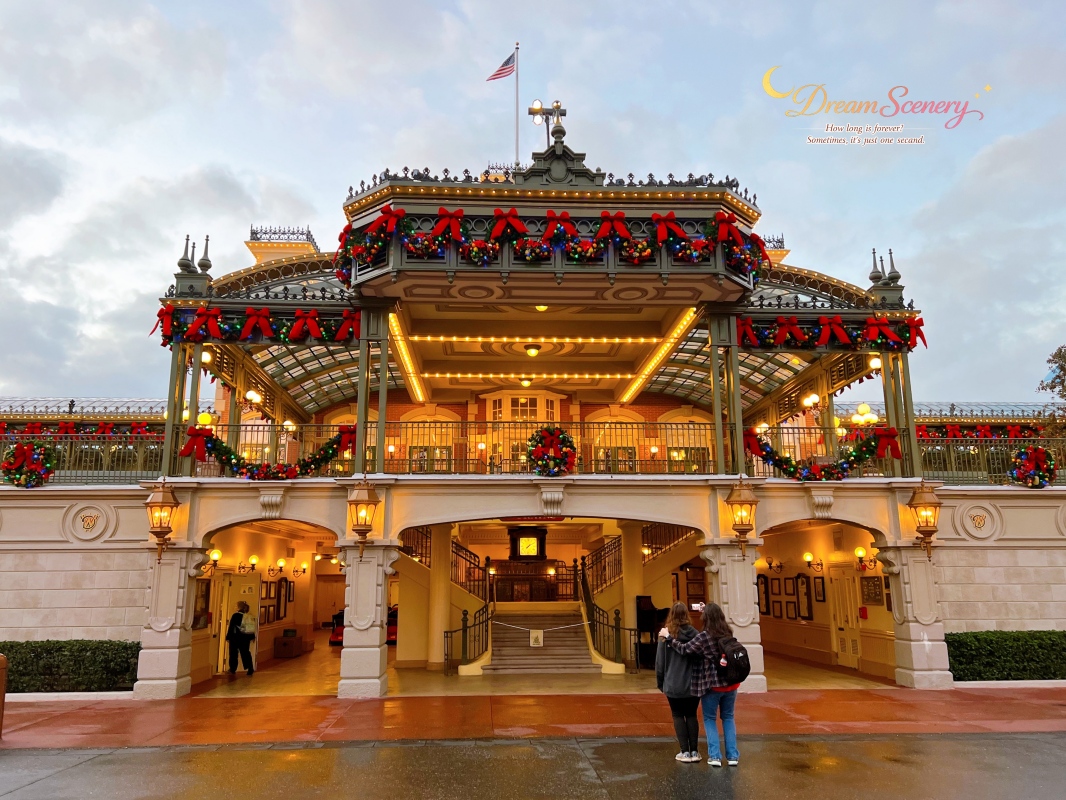 【美國 Florida】2024 Magic Kingdom 攻略|走進迪士尼最經典的夢想國度!Top10必玩設施、聖誕派對、公主見面會與必買周邊整理 - 第28張圖 【美國 Florida】2024 Magic Kingdom 攻略|走進迪士尼最經典的夢想國度!Top10必玩設施、聖誕派對、公主見面會與必買周邊整理
