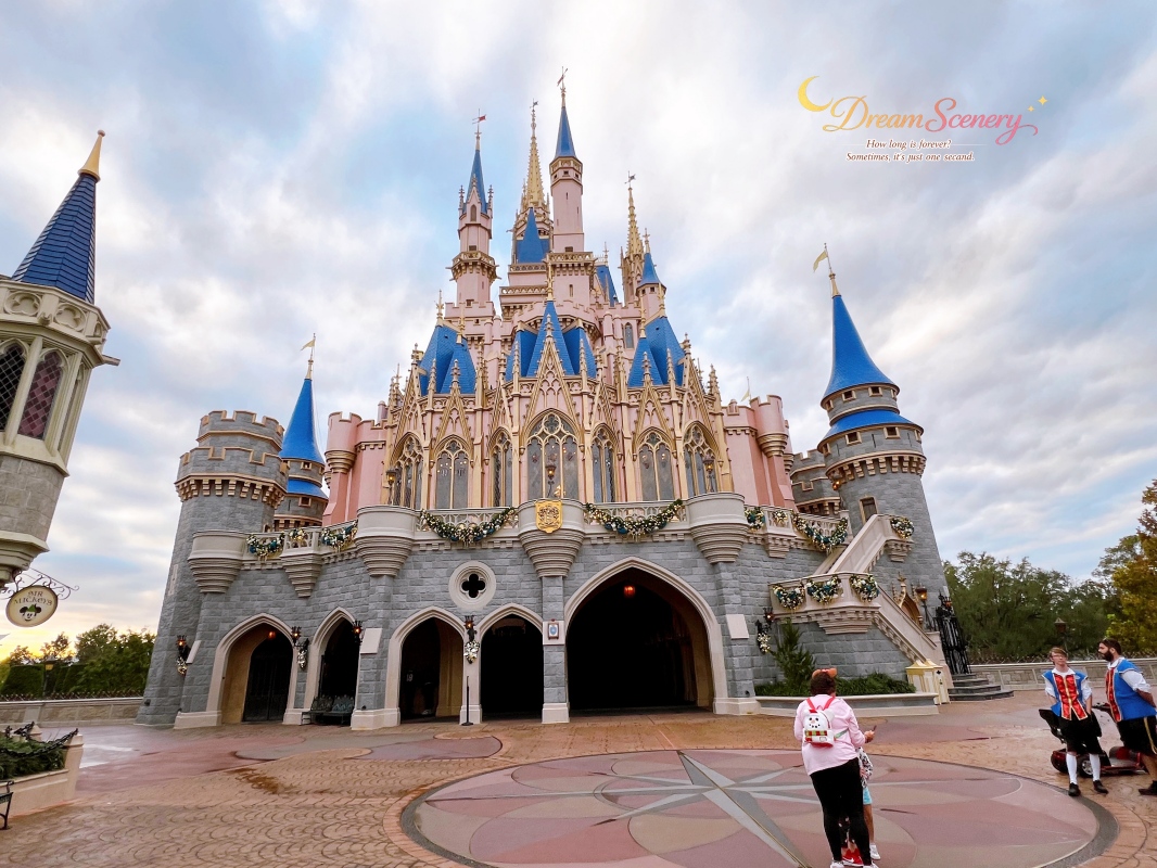 【美國 Florida】2024 Magic Kingdom 攻略|走進迪士尼最經典的夢想國度!Top10必玩設施、聖誕派對、公主見面會與必買周邊整理 - 第9張圖 【美國 Florida】2024 Magic Kingdom 攻略|走進迪士尼最經典的夢想國度!Top10必玩設施、聖誕派對、公主見面會與必買周邊整理