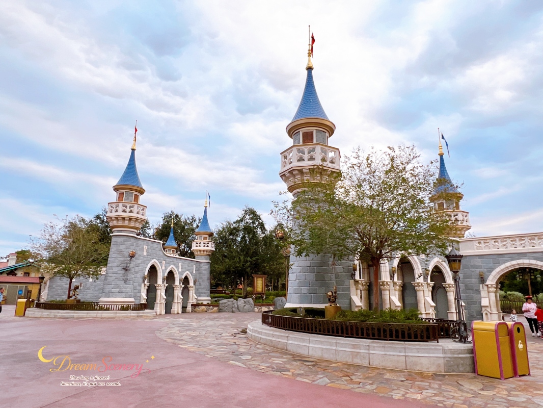 【美國 Florida】2024 Magic Kingdom 攻略|走進迪士尼最經典的夢想國度!Top10必玩設施、聖誕派對、公主見面會與必買周邊整理 - 第20張圖 【美國 Florida】2024 Magic Kingdom 攻略|走進迪士尼最經典的夢想國度!Top10必玩設施、聖誕派對、公主見面會與必買周邊整理