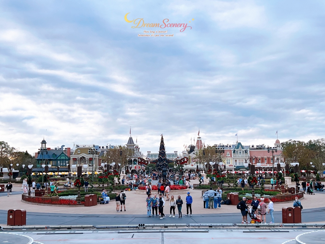 【美國 Florida】2024 Magic Kingdom 攻略|走進迪士尼最經典的夢想國度!Top10必玩設施、聖誕派對、公主見面會與必買周邊整理 - 第26張圖 【美國 Florida】2024 Magic Kingdom 攻略|走進迪士尼最經典的夢想國度!Top10必玩設施、聖誕派對、公主見面會與必買周邊整理