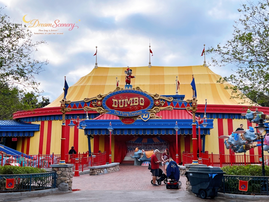 【美國 Florida】2024 Magic Kingdom 攻略|走進迪士尼最經典的夢想國度!Top10必玩設施、聖誕派對、公主見面會與必買周邊整理 - 第87張圖 【美國 Florida】2024 Magic Kingdom 攻略|走進迪士尼最經典的夢想國度!Top10必玩設施、聖誕派對、公主見面會與必買周邊整理