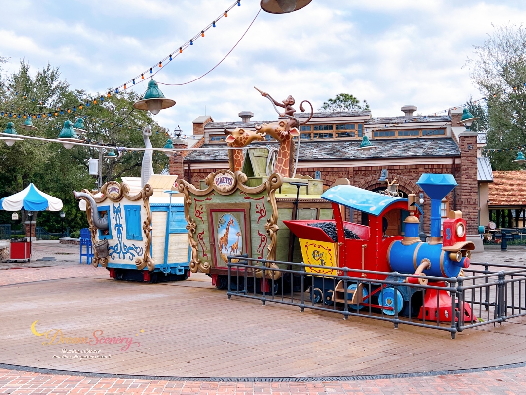 【美國 Florida】2024 Magic Kingdom 攻略|走進迪士尼最經典的夢想國度!Top10必玩設施、聖誕派對、公主見面會與必買周邊整理 - 第85張圖 【美國 Florida】2024 Magic Kingdom 攻略|走進迪士尼最經典的夢想國度!Top10必玩設施、聖誕派對、公主見面會與必買周邊整理