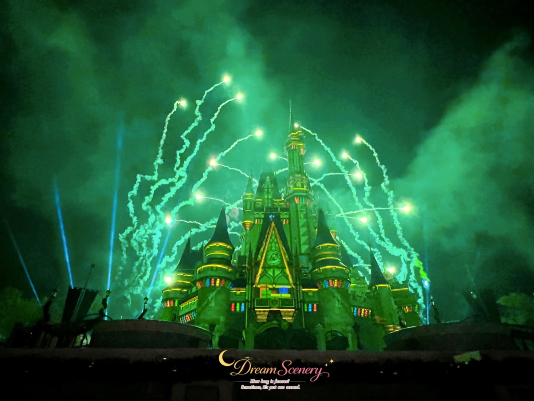 【美國 Florida】2024 Magic Kingdom表演|Minnie’s Wonderful Christmastime Fireworks - 第8張圖 【美國 Florida】2024 Magic Kingdom表演|Minnie’s Wonderful Christmastime Fireworks