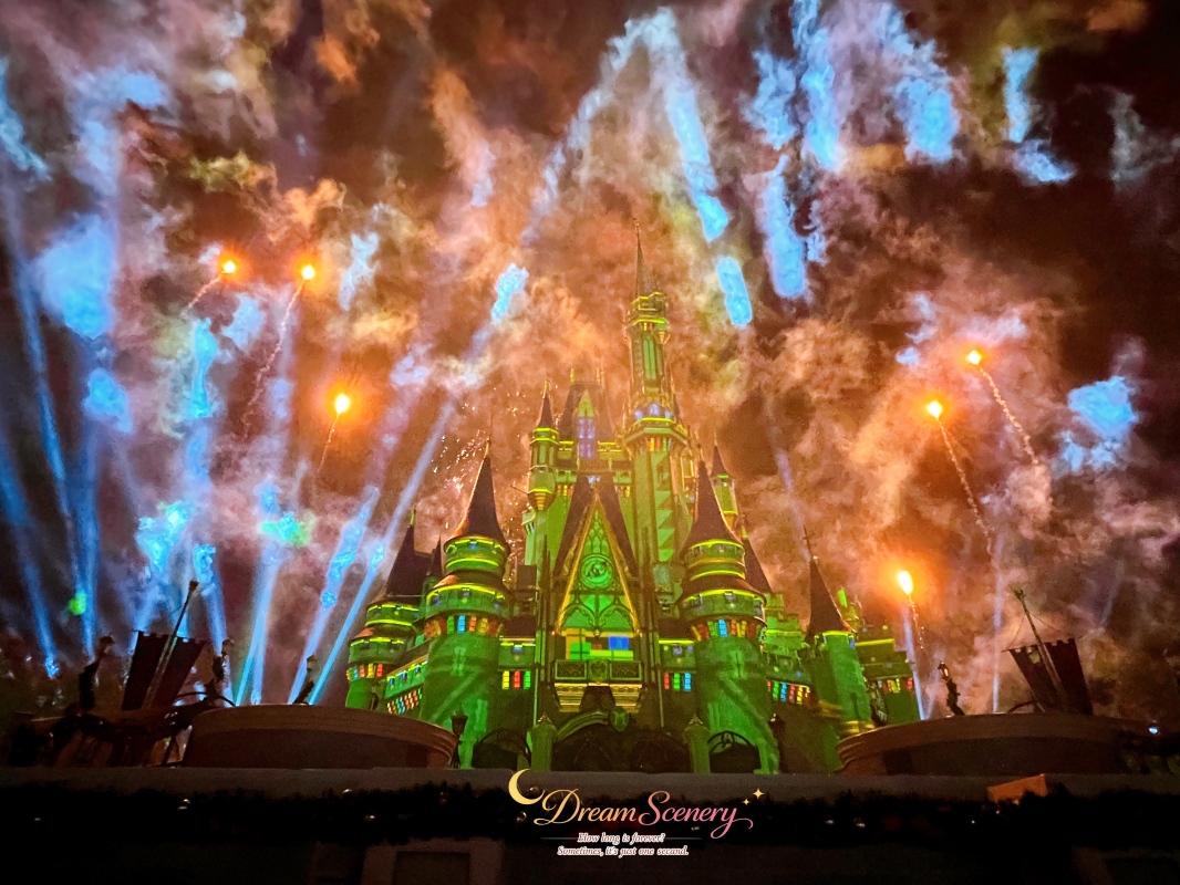 【美國 Florida】2024 Magic Kingdom表演|Minnie’s Wonderful Christmastime Fireworks - 第9張圖 【美國 Florida】2024 Magic Kingdom表演|Minnie’s Wonderful Christmastime Fireworks