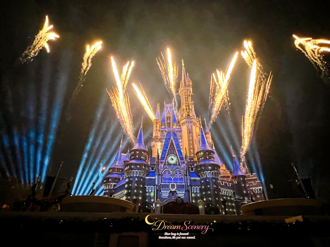【美國 Florida】2024 Magic Kingdom表演|Minnie’s Wonderful Christmastime Fireworks - 第10張圖 【美國 Florida】2024 Magic Kingdom表演|Minnie’s Wonderful Christmastime Fireworks