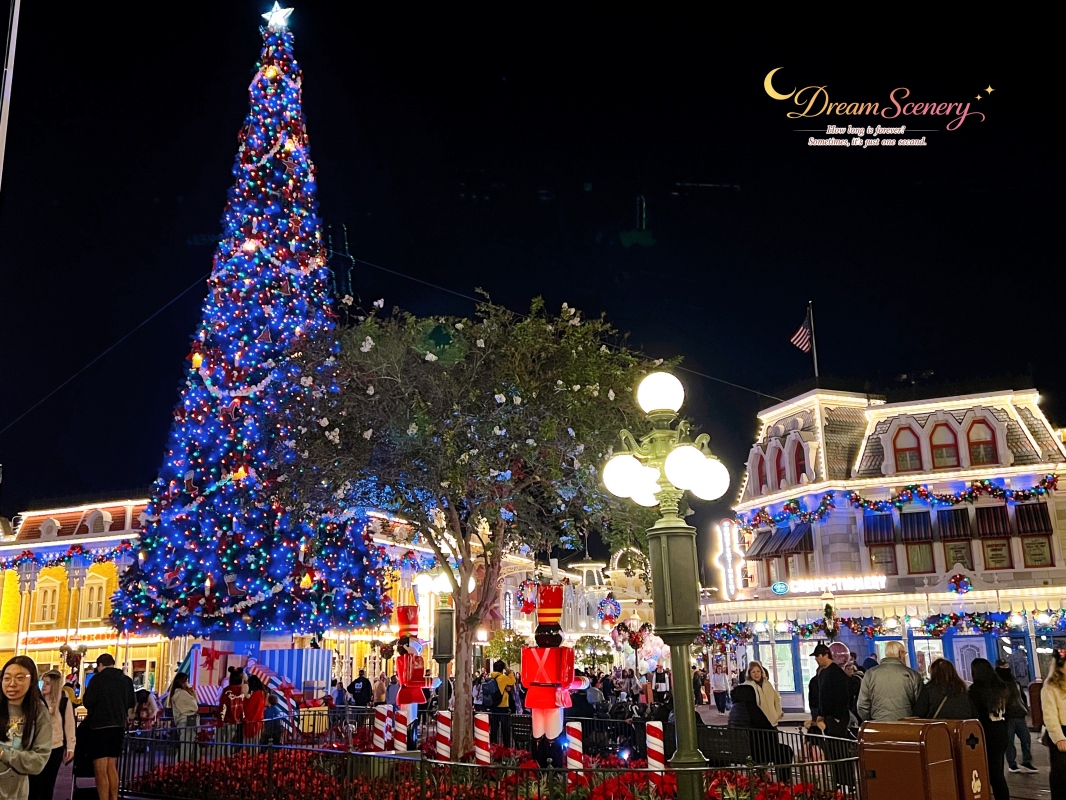 【美國 Florida】2024 Magic Kingdom表演|Minnie’s Wonderful Christmastime Fireworks - 第15張圖 【美國 Florida】2024 Magic Kingdom表演|Minnie’s Wonderful Christmastime Fireworks