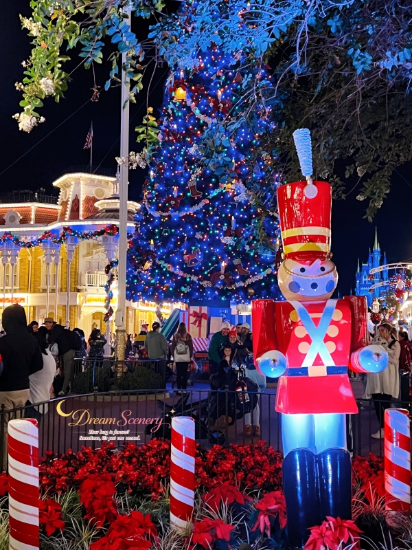 【美國 Florida】2024 Magic Kingdom表演|Minnie’s Wonderful Christmastime Fireworks - 第16張圖 【美國 Florida】2024 Magic Kingdom表演|Minnie’s Wonderful Christmastime Fireworks