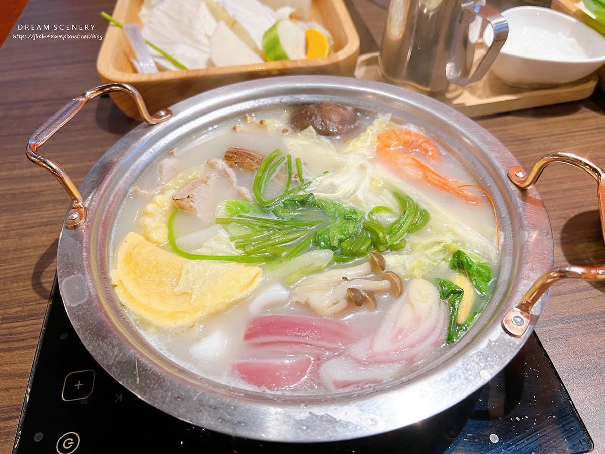 台北▴信義區│台北火鍋推薦濃厚蒜味雞白湯│樂崎火鍋-信義店 台北▴信義區│台北火鍋推薦濃厚蒜味雞白湯│樂崎火鍋-信義店