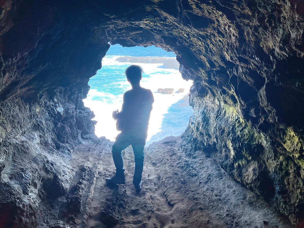 【智利-Easter Island】復活節島上著名的天然洞穴 【智利-Easter Island】復活節島上著名的天然洞穴