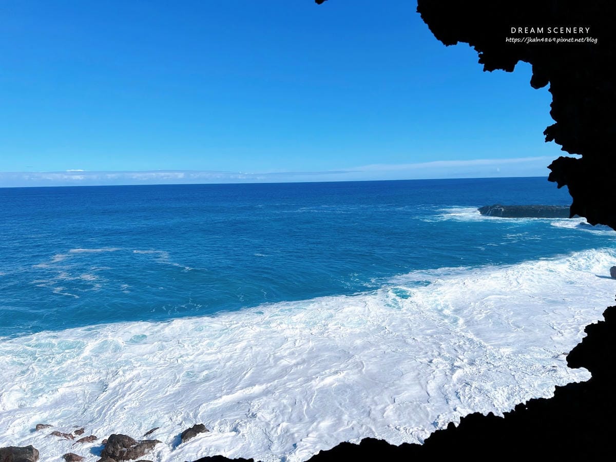 【智利-Easter Island】復活節島上著名的天然洞穴 【智利-Easter Island】復活節島上著名的天然洞穴