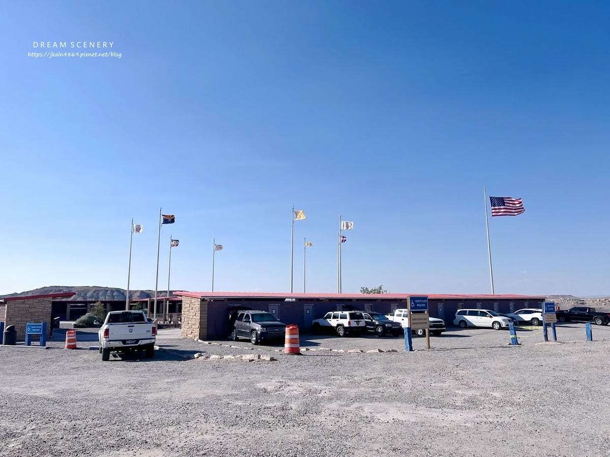 【美國-Arizona】一腳跨四州站在美國州界的交叉點│Fo 【美國-Arizona】一腳跨四州站在美國州界的交叉點│Fo