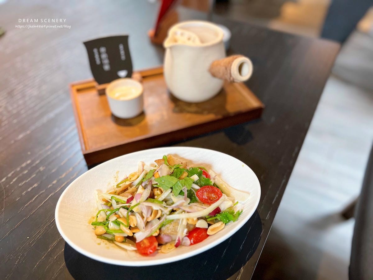 台北▴松山區│老宅倉庫中的時髦創意茶飲料裡│一茶一瓦 一號糧