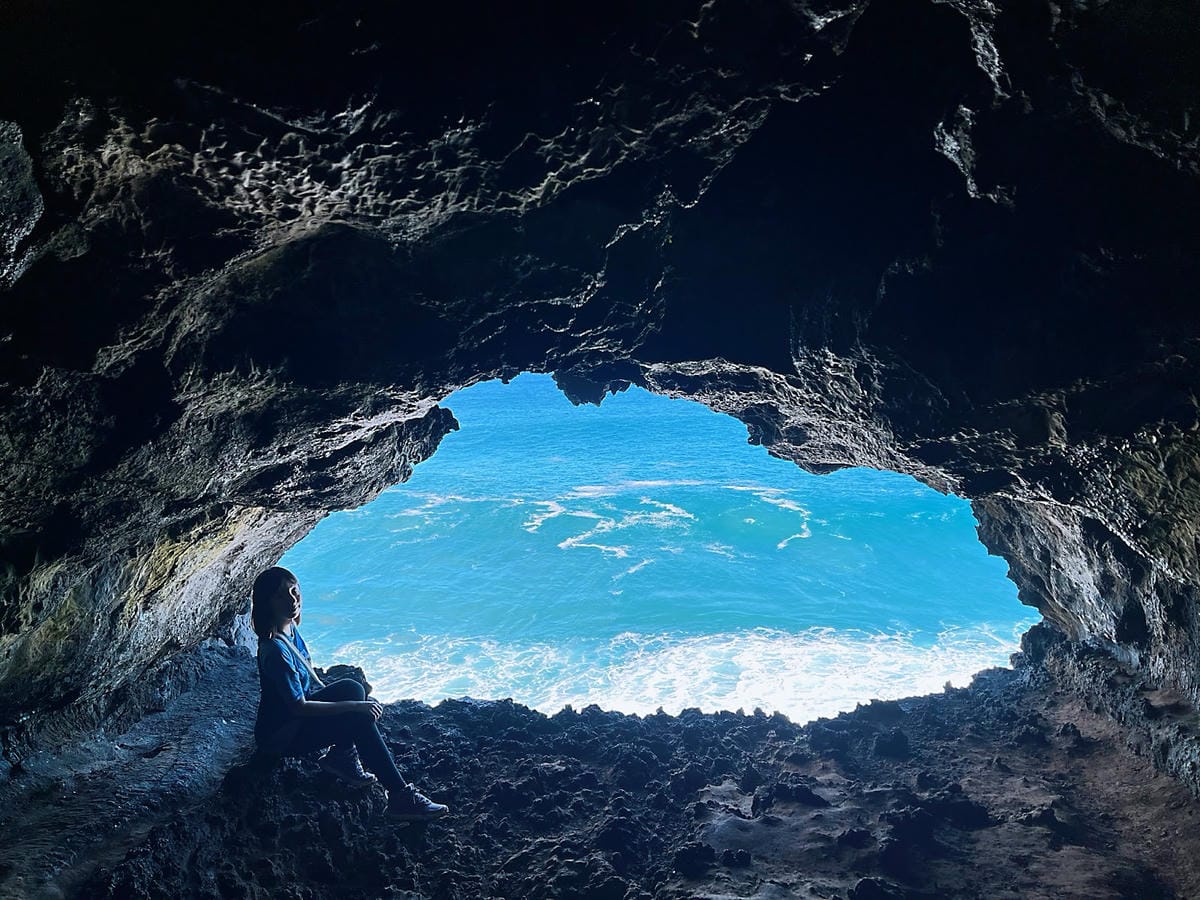 【智利-Easter Island】復活節島上著名的天然洞穴 【智利-Easter Island】復活節島上著名的天然洞穴