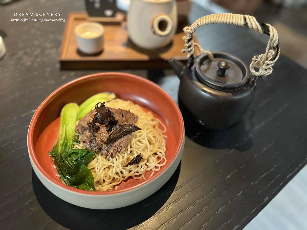 台北▴松山區│老宅倉庫中的時髦創意茶飲料裡│一茶一瓦 一號糧