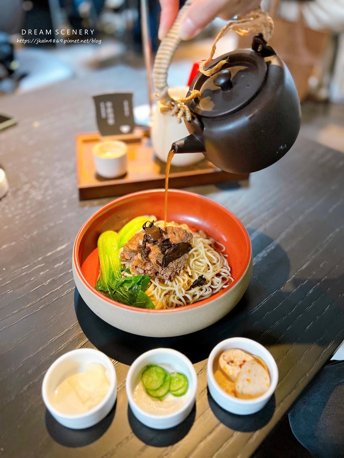 台北▴松山區│老宅倉庫中的時髦創意茶飲料裡│一茶一瓦 一號糧