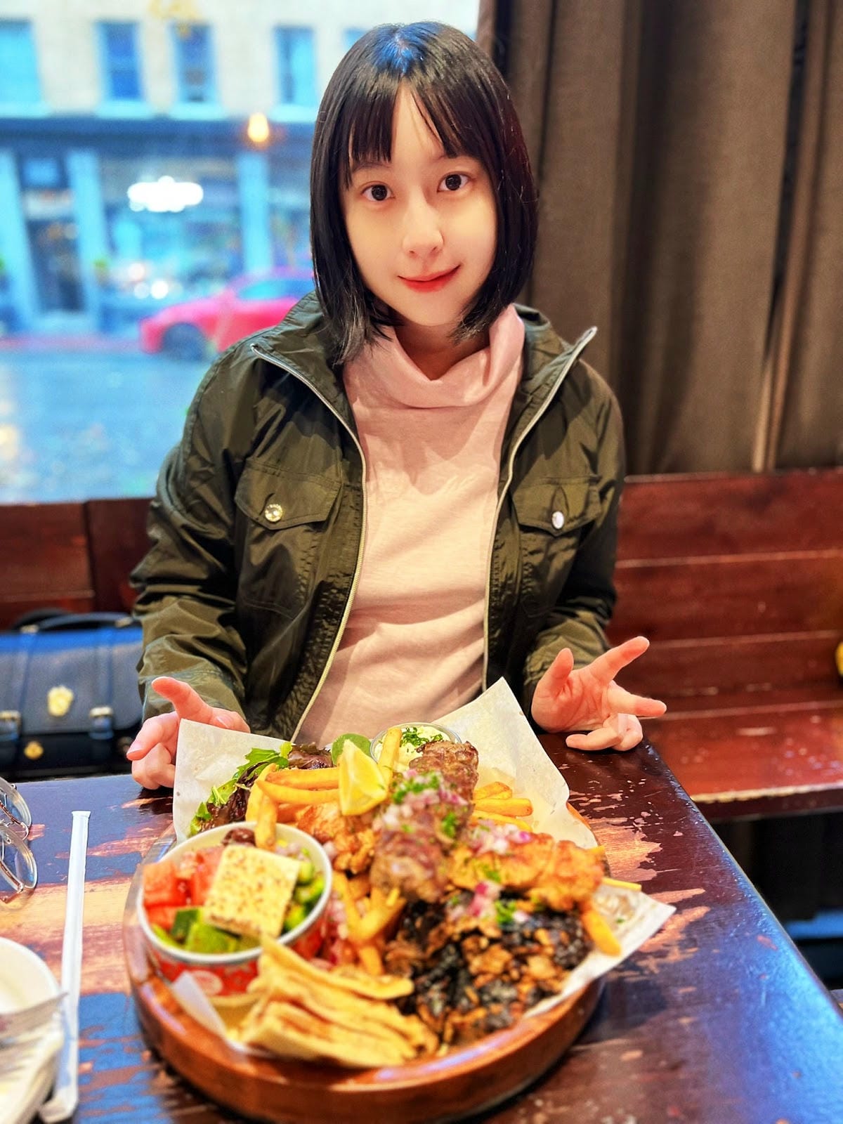 【加拿大- Vancouver】溫哥華烤肉店天花板│人氣希臘 【加拿大- Vancouver】溫哥華烤肉店天花板│人氣希臘