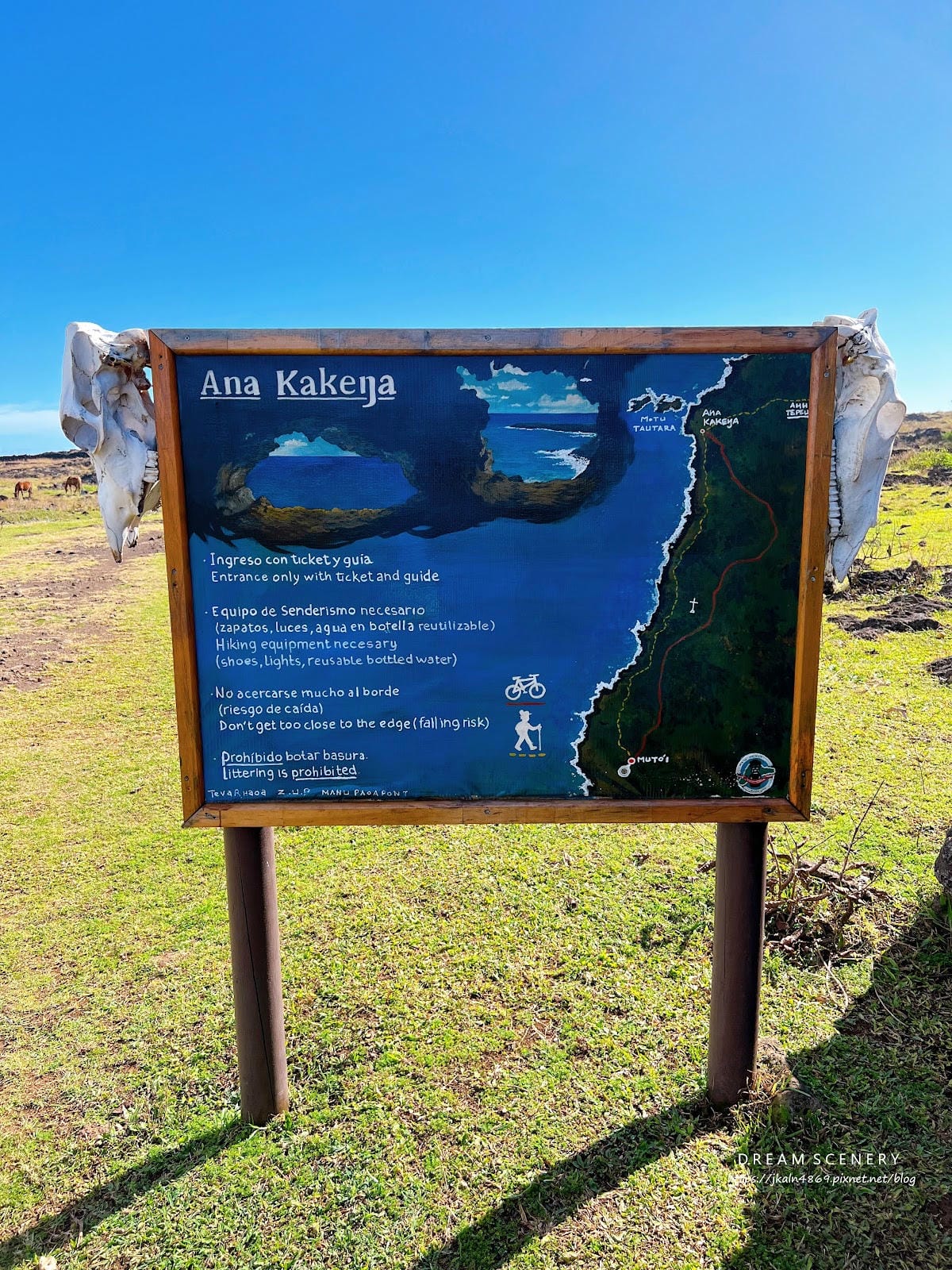【智利-Easter Island】復活節島上著名的天然洞穴 【智利-Easter Island】復活節島上著名的天然洞穴