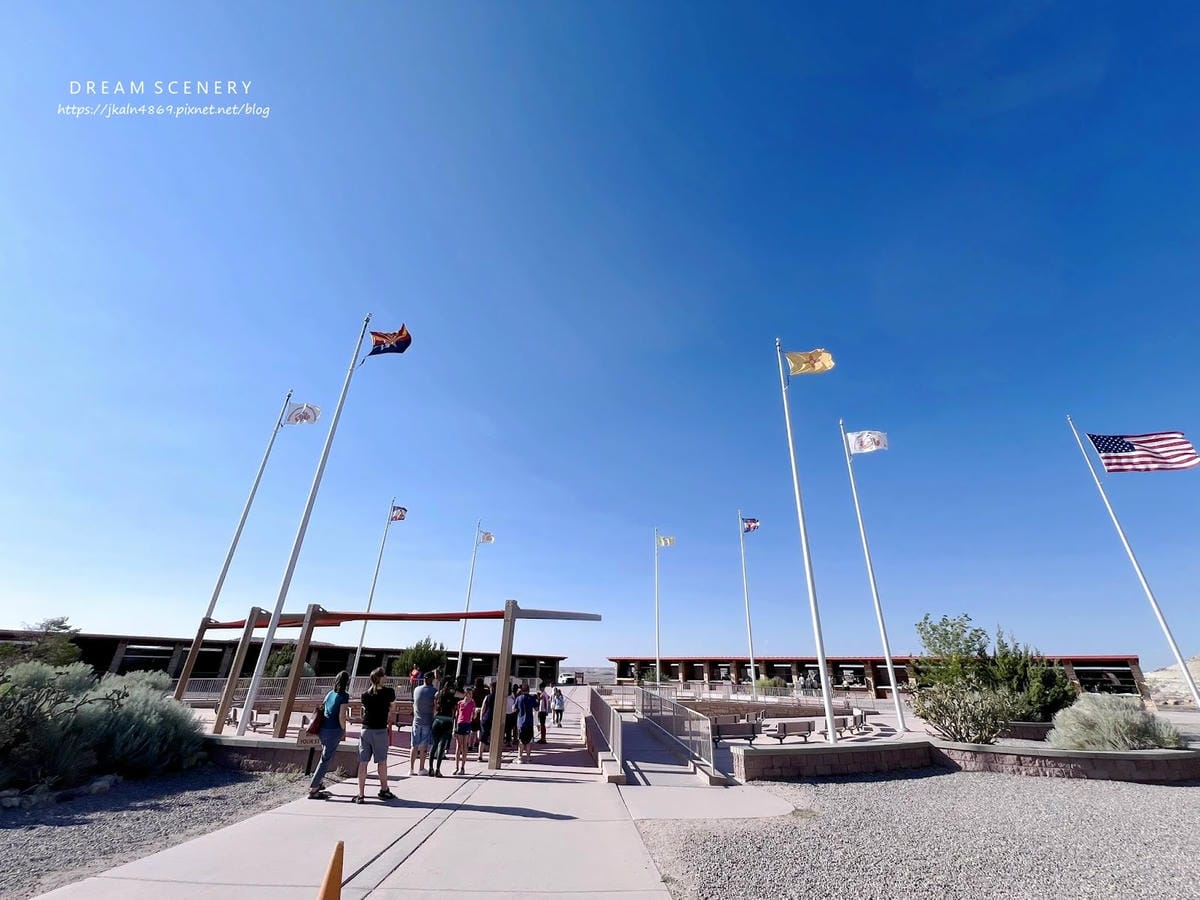 【美國-Arizona】一腳跨四州站在美國州界的交叉點│Fo 【美國-Arizona】一腳跨四州站在美國州界的交叉點│Fo