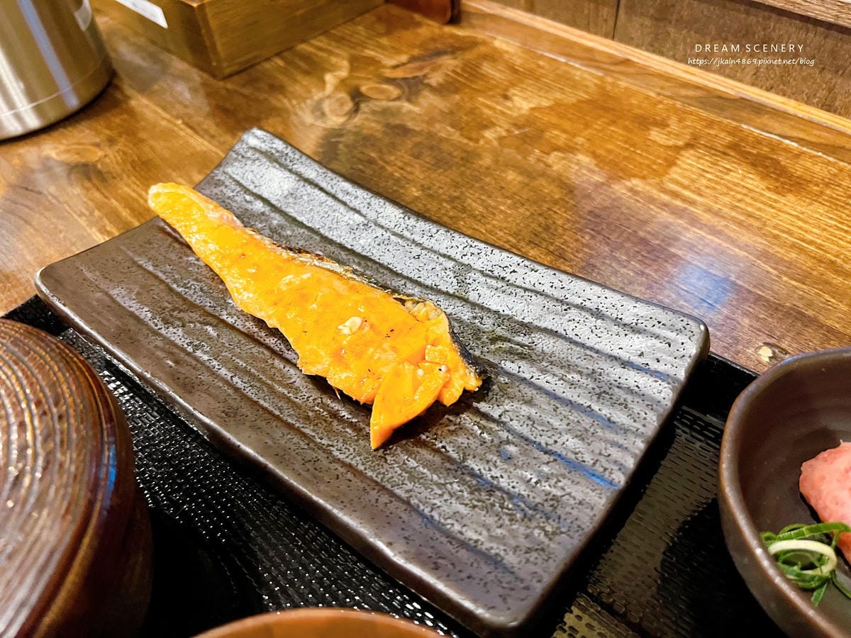 【日本-東京】平價卻不將就│連鎖日式炭火烤魚朝食│しんぱち食 【日本-東京】平價卻不將就│連鎖日式炭火烤魚朝食│しんぱち食