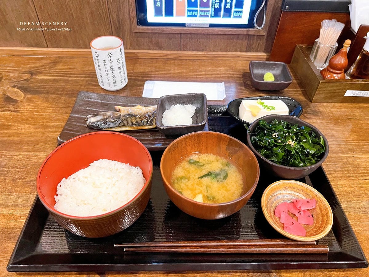 【日本-東京】平價卻不將就│連鎖日式炭火烤魚朝食│しんぱち食 【日本-東京】平價卻不將就│連鎖日式炭火烤魚朝食│しんぱち食