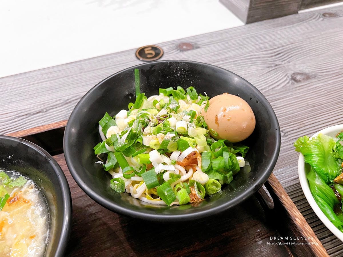 台北▴大安區│隱藏在巷弄內的古早味│瑞安油飯