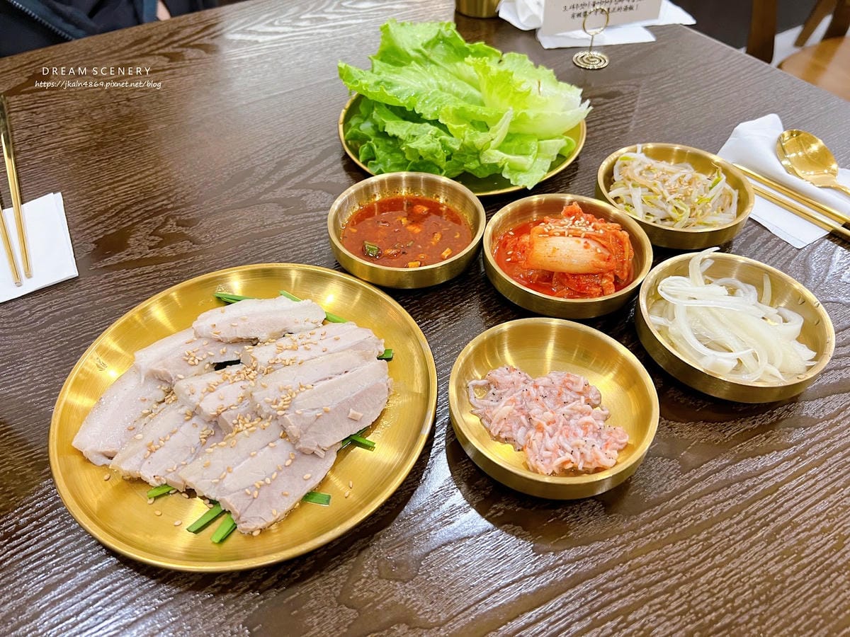 台北▴松山區│南京三民站美食│韓國人開的韓式豬肉湯飯│釜山湯 台北▴松山區│南京三民站美食│韓國人開的韓式豬肉湯飯│釜山湯