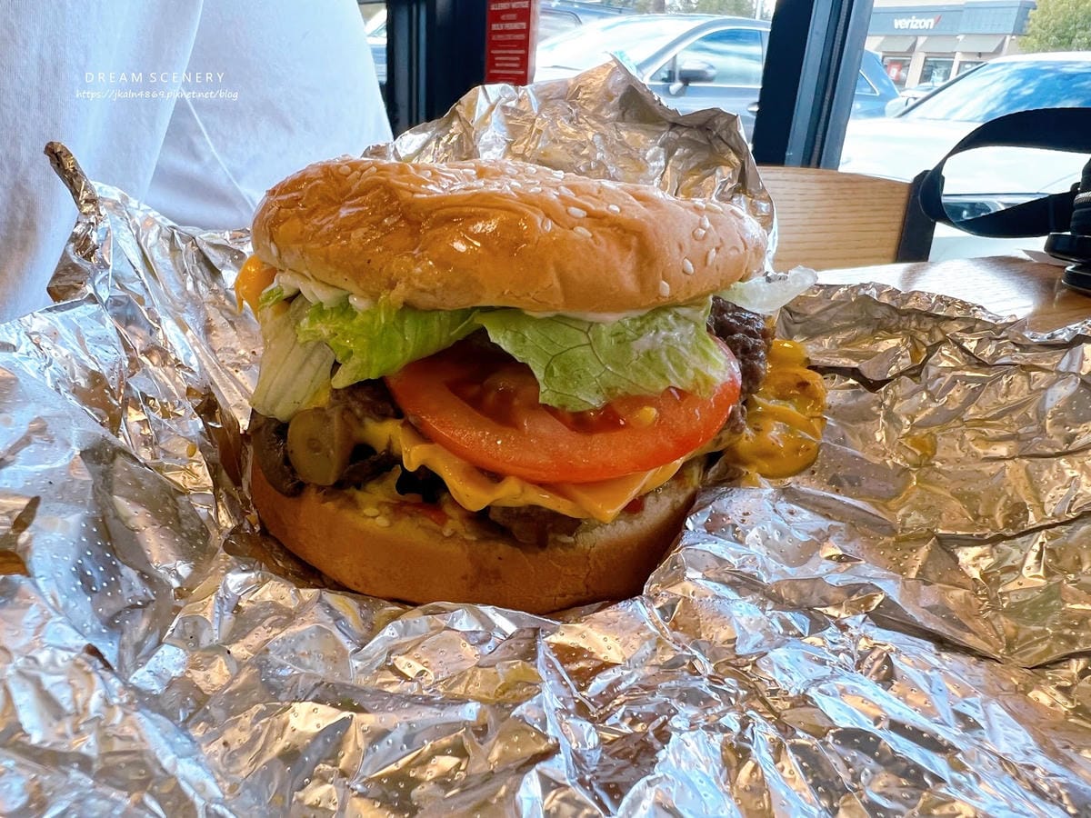 【美國-Arizona】美國必吃速食│邊剝花生邊等餐!最道地的美味 │Five Guys - 第6張圖 【美國-Arizona】美國必吃速食│邊剝花生邊等餐!最道地的美味 │Five Guys