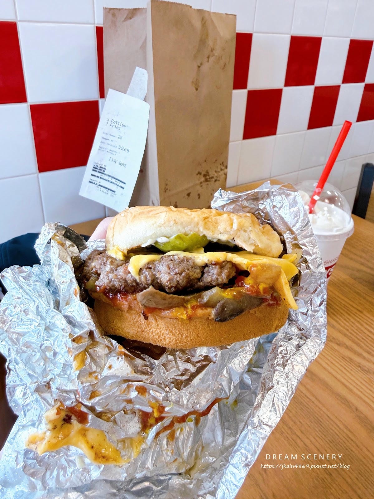 【美國-Arizona】美國必吃速食│邊剝花生邊等餐!最道地的美味 │Five Guys - 第8張圖 【美國-Arizona】美國必吃速食│邊剝花生邊等餐!最道地的美味 │Five Guys