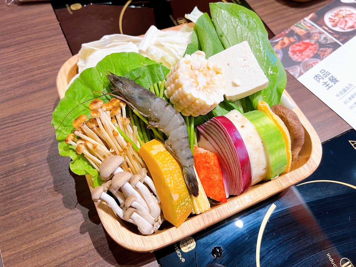 台北▴信義區│台北火鍋推薦濃厚蒜味雞白湯│樂崎火鍋-信義店 台北▴信義區│台北火鍋推薦濃厚蒜味雞白湯│樂崎火鍋-信義店