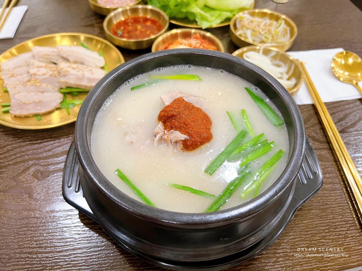 台北▴松山區│南京三民站美食│韓國人開的韓式豬肉湯飯│釜山湯 台北▴松山區│南京三民站美食│韓國人開的韓式豬肉湯飯│釜山湯