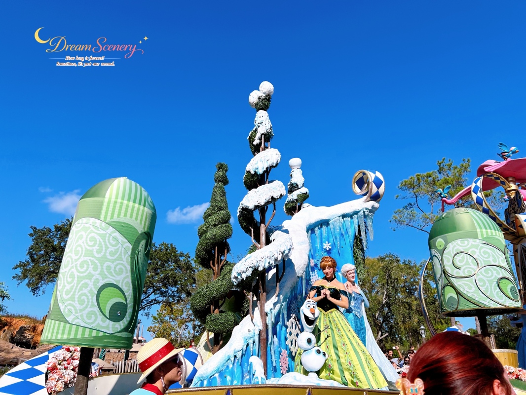 【美國 Florida】2024 Magic Kingdom表演|Mickey’s Once Upon a Christmastime Parade - 第4張圖 【美國 Florida】2024 Magic Kingdom表演|Mickey’s Once Upon a Christmastime Parade