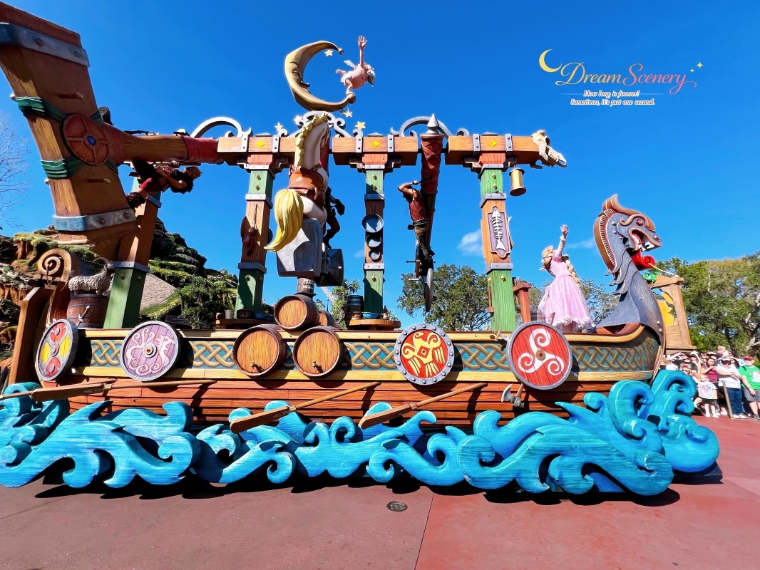 【美國 Florida】2024 Magic Kingdom表演|Mickey’s Once Upon a Christmastime Parade - 第7張圖 【美國 Florida】2024 Magic Kingdom表演|Mickey’s Once Upon a Christmastime Parade