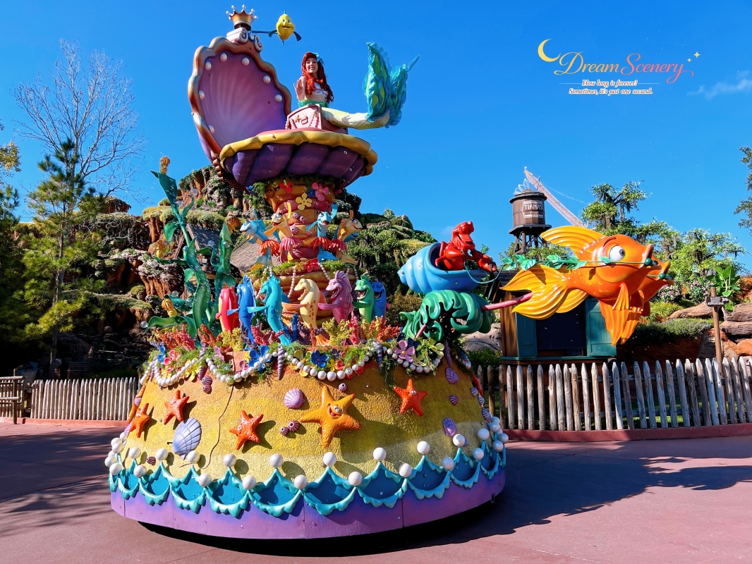 【美國 Florida】2024 Magic Kingdom表演|Mickey’s Once Upon a Christmastime Parade - 第12張圖 【美國 Florida】2024 Magic Kingdom表演|Mickey’s Once Upon a Christmastime Parade