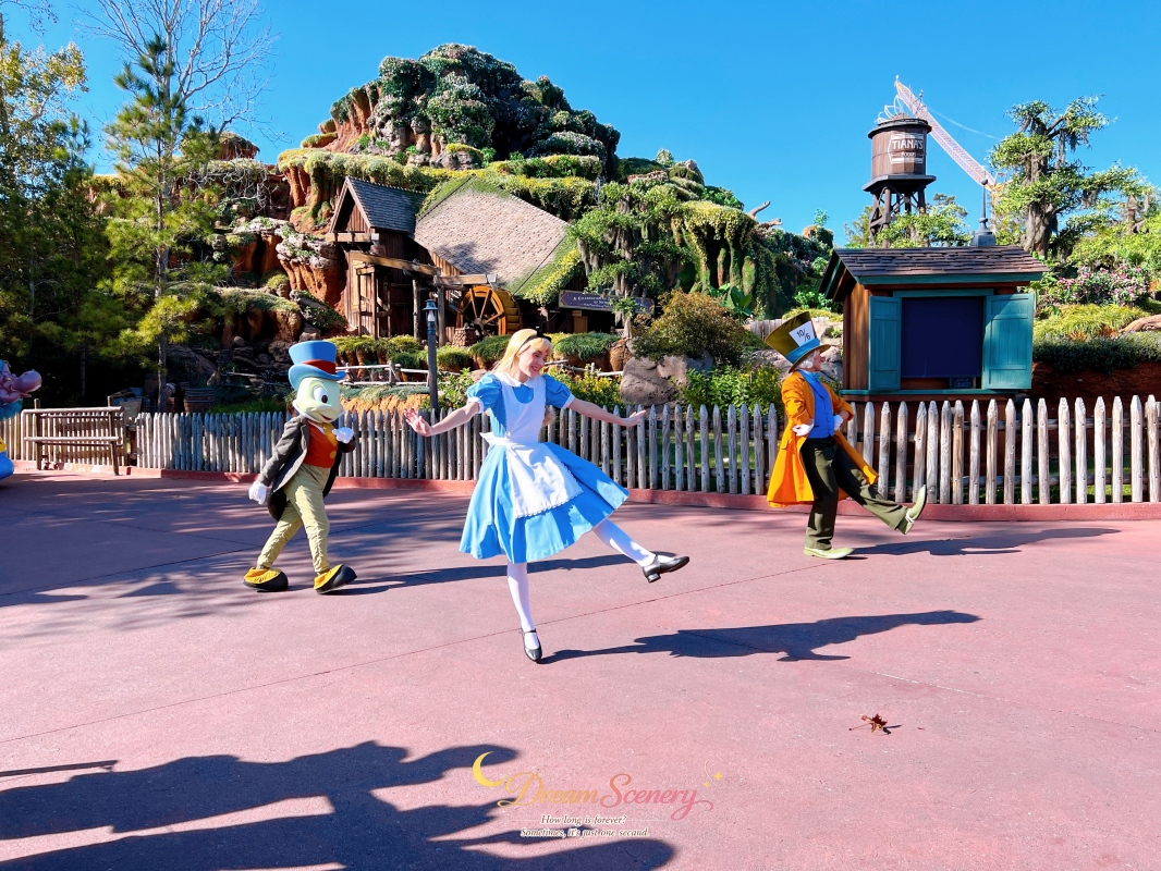 【美國 Florida】2024 Magic Kingdom表演|Mickey’s Once Upon a Christmastime Parade - 第18張圖 【美國 Florida】2024 Magic Kingdom表演|Mickey’s Once Upon a Christmastime Parade