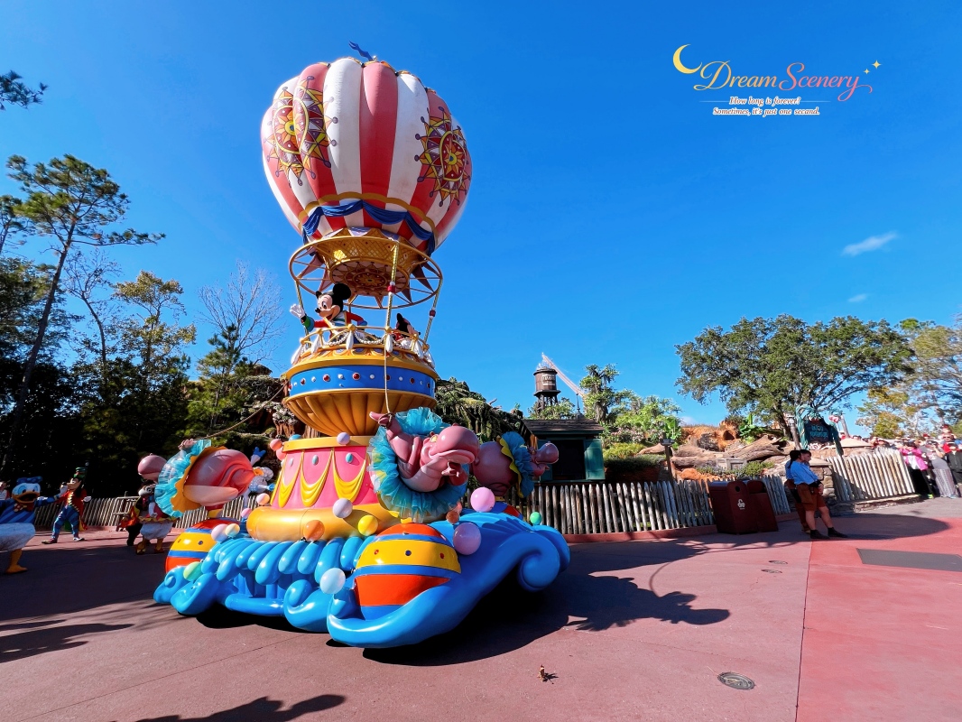 【美國 Florida】2024 Magic Kingdom表演|Mickey’s Once Upon a Christmastime Parade - 第19張圖 【美國 Florida】2024 Magic Kingdom表演|Mickey’s Once Upon a Christmastime Parade