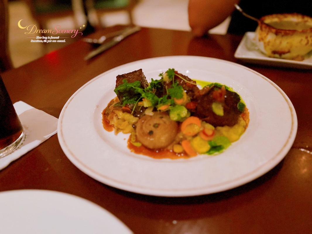 【美國 Florida】2024 Be Our Guest Restaurant|走進美女與野獸城堡用餐!訂位、菜單推薦與野獸見面體驗 - 第35張圖 【美國 Florida】2024 Be Our Guest Restaurant|走進美女與野獸城堡用餐!訂位、菜單推薦與野獸見面體驗