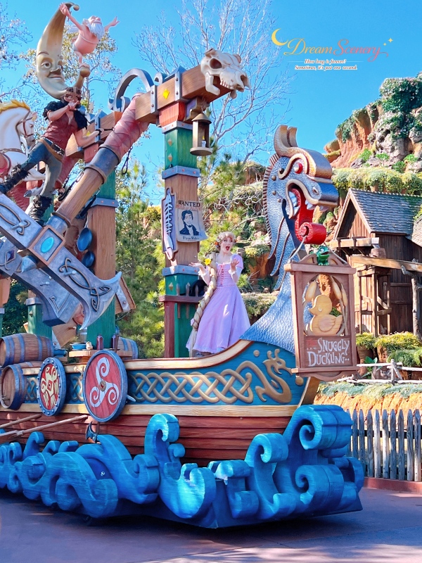【美國 Florida】2024 Magic Kingdom表演|Mickey’s Once Upon a Christmastime Parade - 第5張圖 【美國 Florida】2024 Magic Kingdom表演|Mickey’s Once Upon a Christmastime Parade