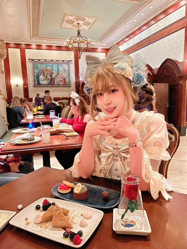 【美國 Florida】2024 Be Our Guest Restaurant|走進美女與野獸城堡用餐!訂位、菜單推薦與野獸見面體驗 - 第26張圖 【美國 Florida】2024 Be Our Guest Restaurant|走進美女與野獸城堡用餐!訂位、菜單推薦與野獸見面體驗
