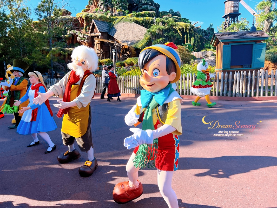 【美國 Florida】2024 Magic Kingdom表演|Mickey’s Once Upon a Christmastime Parade - 第26張圖 【美國 Florida】2024 Magic Kingdom表演|Mickey’s Once Upon a Christmastime Parade