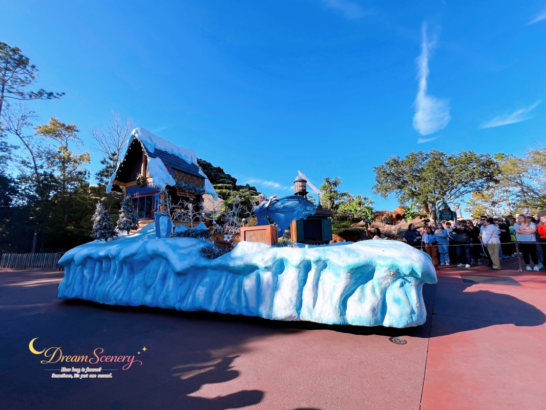 【美國 Florida】2024 Magic Kingdom表演|Mickey’s Once Upon a Christmastime Parade - 第31張圖 【美國 Florida】2024 Magic Kingdom表演|Mickey’s Once Upon a Christmastime Parade