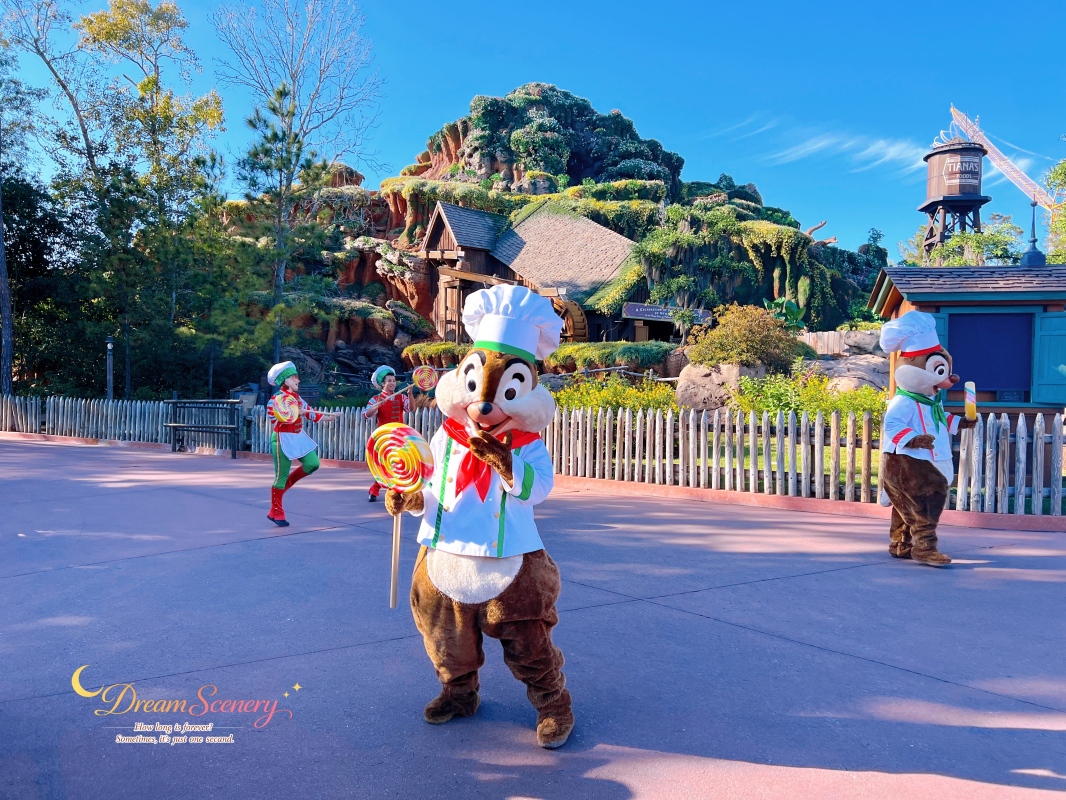 【美國 Florida】2024 Magic Kingdom表演|Mickey’s Once Upon a Christmastime Parade - 第33張圖 【美國 Florida】2024 Magic Kingdom表演|Mickey’s Once Upon a Christmastime Parade