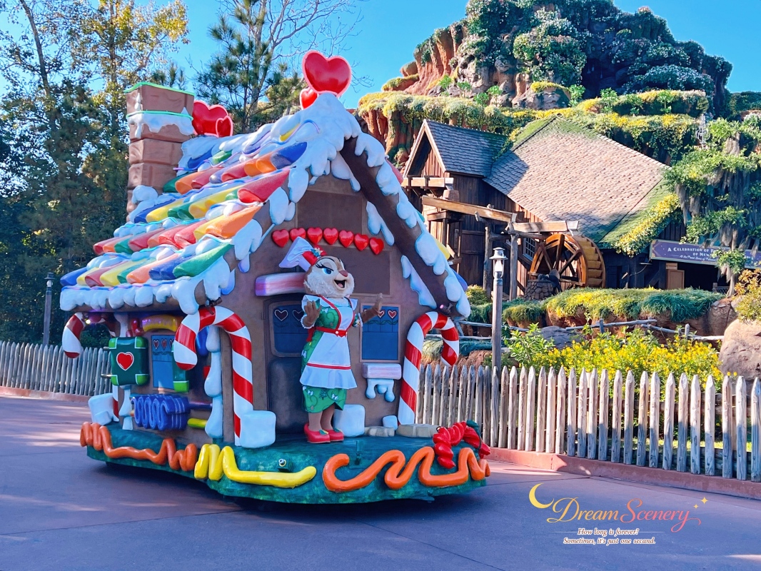 【美國 Florida】2024 Magic Kingdom表演|Mickey’s Once Upon a Christmastime Parade - 第34張圖 【美國 Florida】2024 Magic Kingdom表演|Mickey’s Once Upon a Christmastime Parade