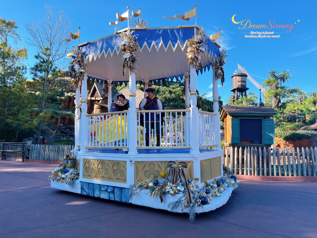 【美國 Florida】2024 Magic Kingdom表演|Mickey’s Once Upon a Christmastime Parade - 第42張圖 【美國 Florida】2024 Magic Kingdom表演|Mickey’s Once Upon a Christmastime Parade