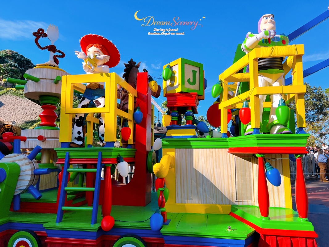 【美國 Florida】2024 Magic Kingdom表演|Mickey’s Once Upon a Christmastime Parade - 第53張圖 【美國 Florida】2024 Magic Kingdom表演|Mickey’s Once Upon a Christmastime Parade